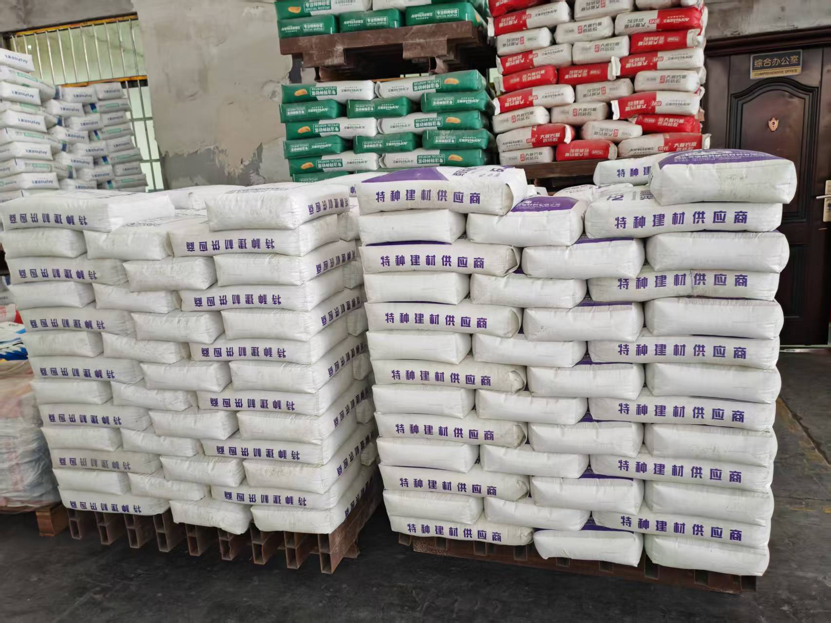 阿拉山口拱顶带模注浆料